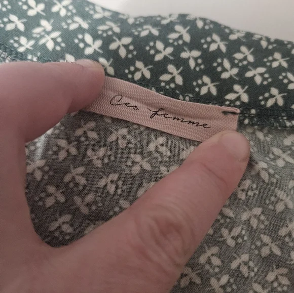 Ces Femme Plus Size Green All Over Pattern 3/4 Sleeve Blouse! - Picture 2 of 6